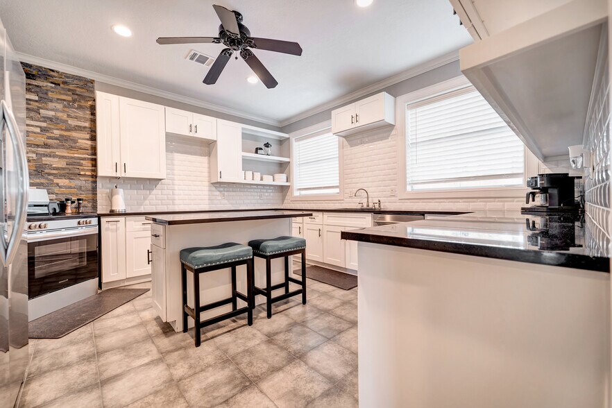 More Photos Of 5607 Sapp Rd, Conroe Lodge Meeting Hall For Sale