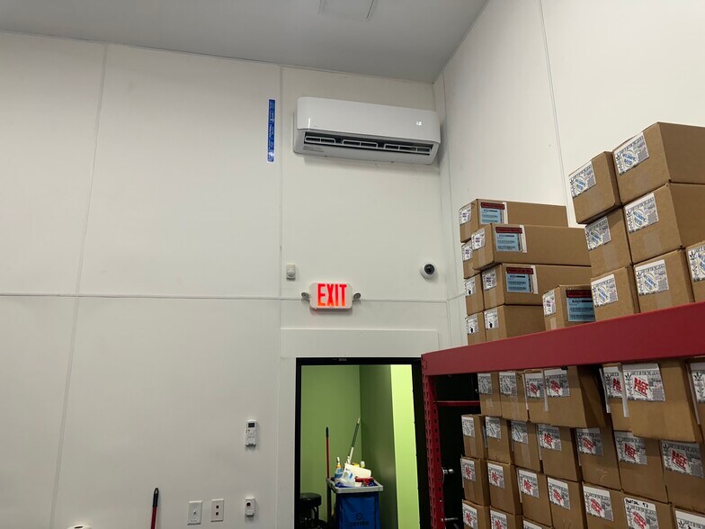 More Photos Of 246 Suffolk Ln, Gardner Manufacturing For Sale