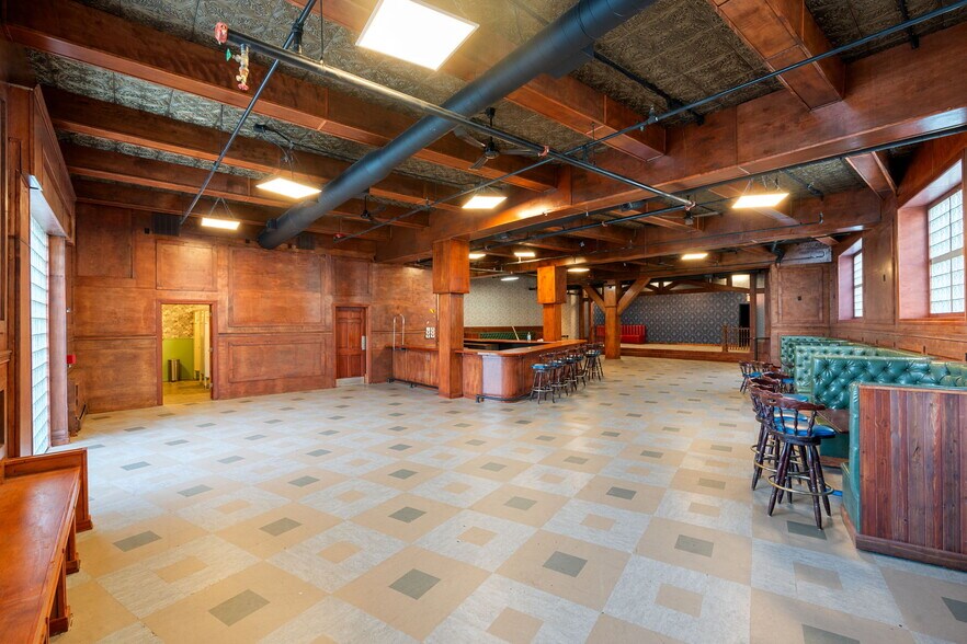 More Photos Of 2 Minthorne St, Staten Island Restaurant For Lease