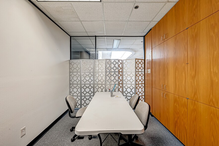 More Photos Of 6100 Corporate Dr, Houston Office For Sale