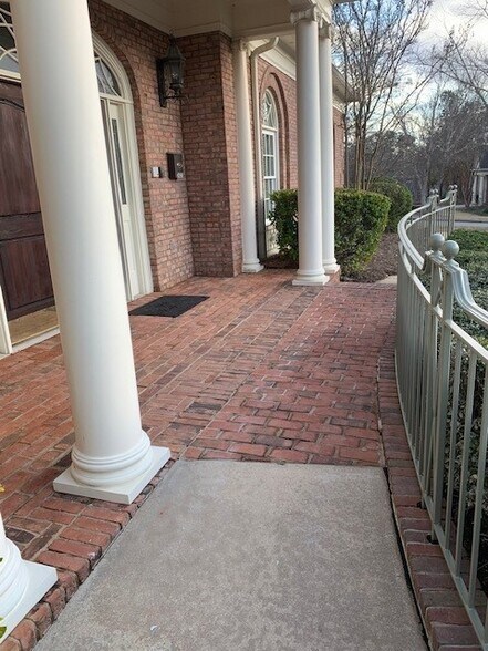 More Photos Of 2421 Brookstone Centre Pky, Columbus Medical For Sale