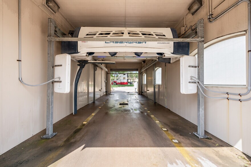 More Photos Of 1704 Teasley Ln, Denton Specialty For Sale