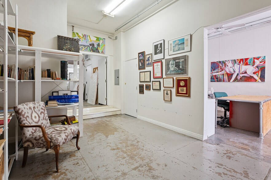More Photos Of 2847 S Robertson Blvd, Los Angeles General Retail For Sale