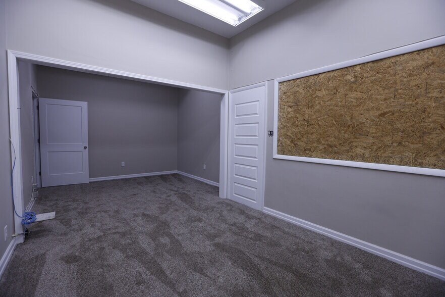 More Photos Of 325 W Main St, Lebanon Office Residential For Sale