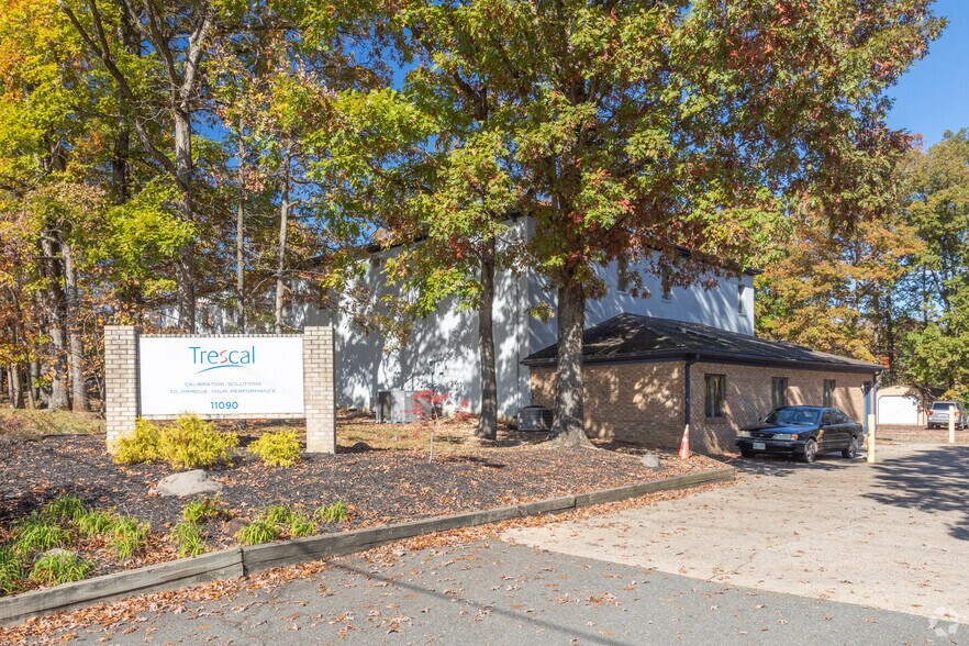 More Photos Of 11090 Industrial Rd, Manassas Showroom For Lease