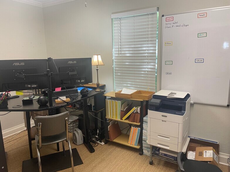 More Photos Of 2153 Airport Blvd, Mobile Office For Sale