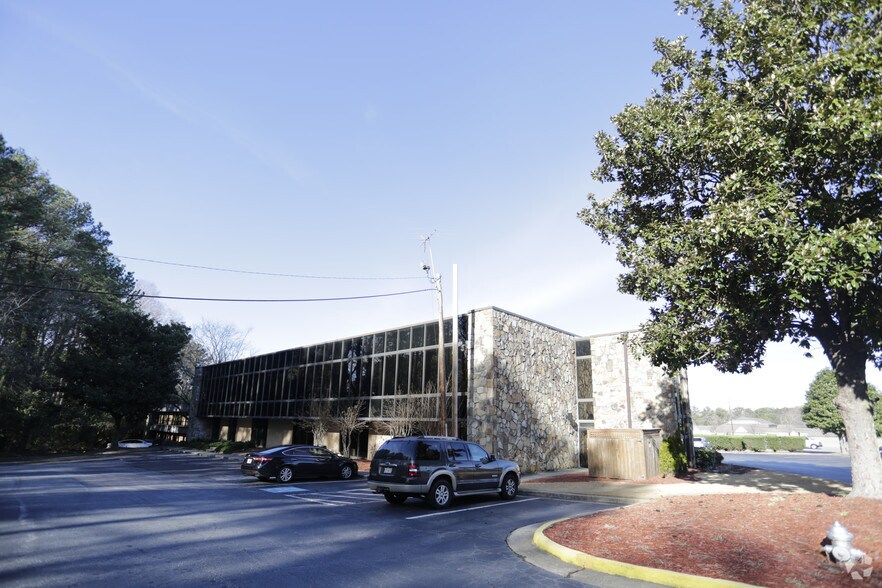 More Photos Of 6685 Peachtree Industrial Blvd, Atlanta Office Residential For Lease
