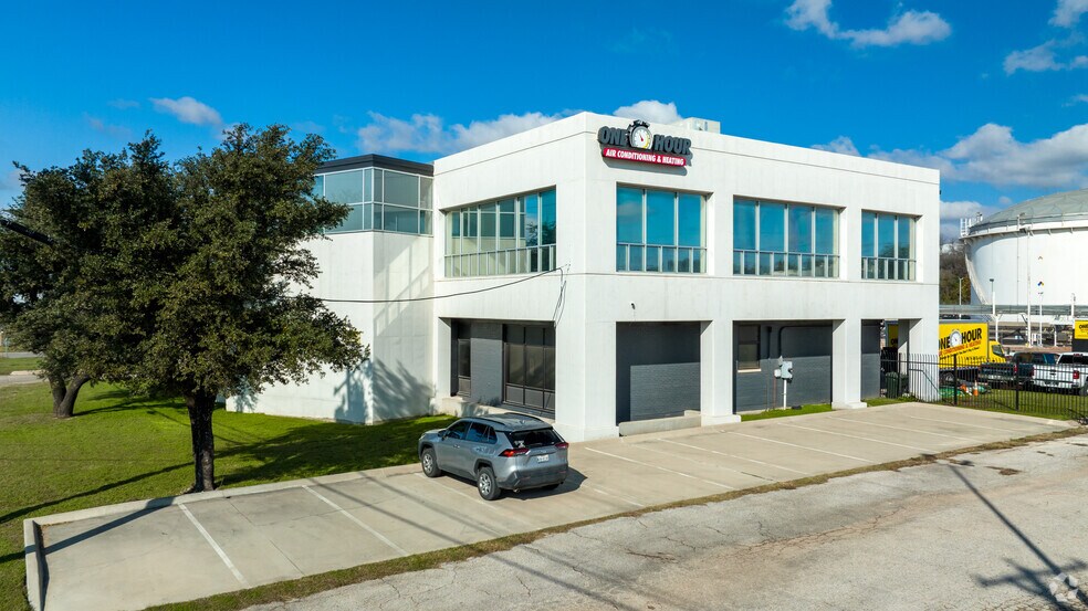 Primary Photo Of 2535 Brennan Ave, Fort Worth Office For Lease