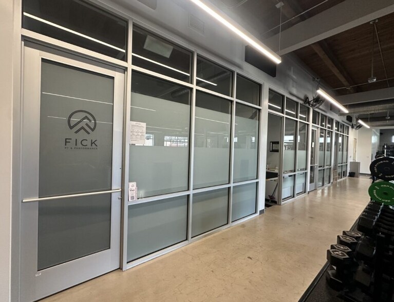 More Photos Of 2015 Dallas St, Aurora Storefront Retail Office For Lease