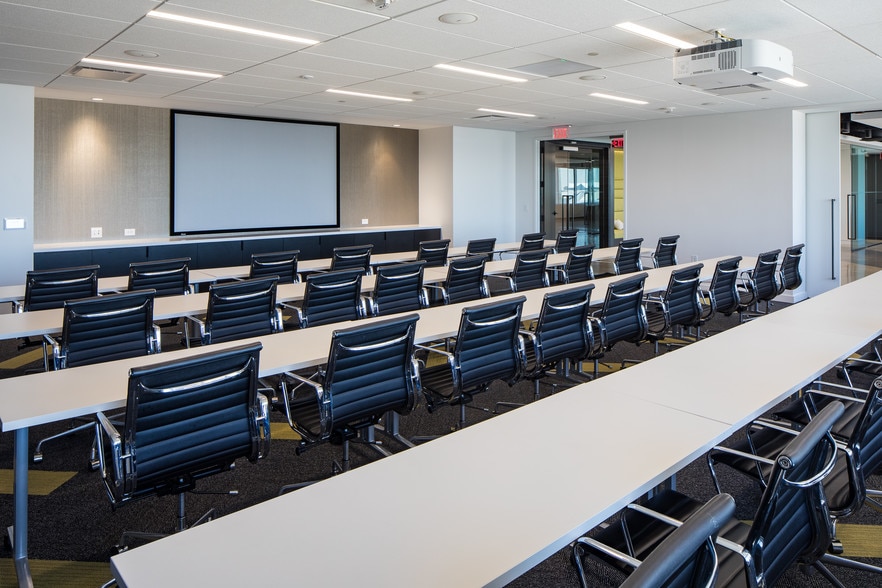 More Photos Of 100 Peachtree St NW, Atlanta Office For Lease