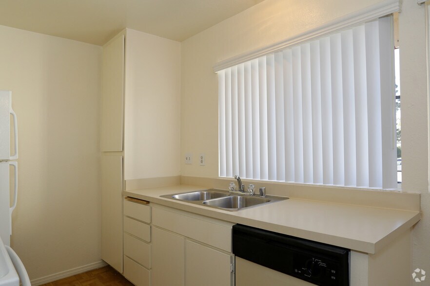 More Photos Of 3131 Arlington Ave, Riverside Apartments For Sale