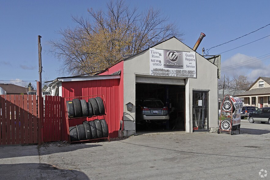 More Photos Of 811 Lakeshore Rd E, Mississauga Auto Repair For Sale