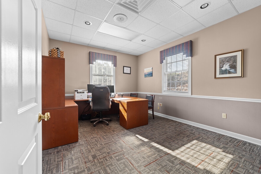 More Photos Of 824 S Dekalb St, Shelby Medical For Sale