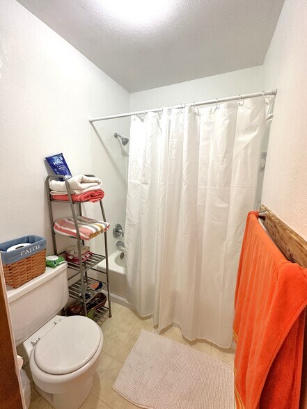 More Photos Of 309 8th St, Hugo Apartments For Sale