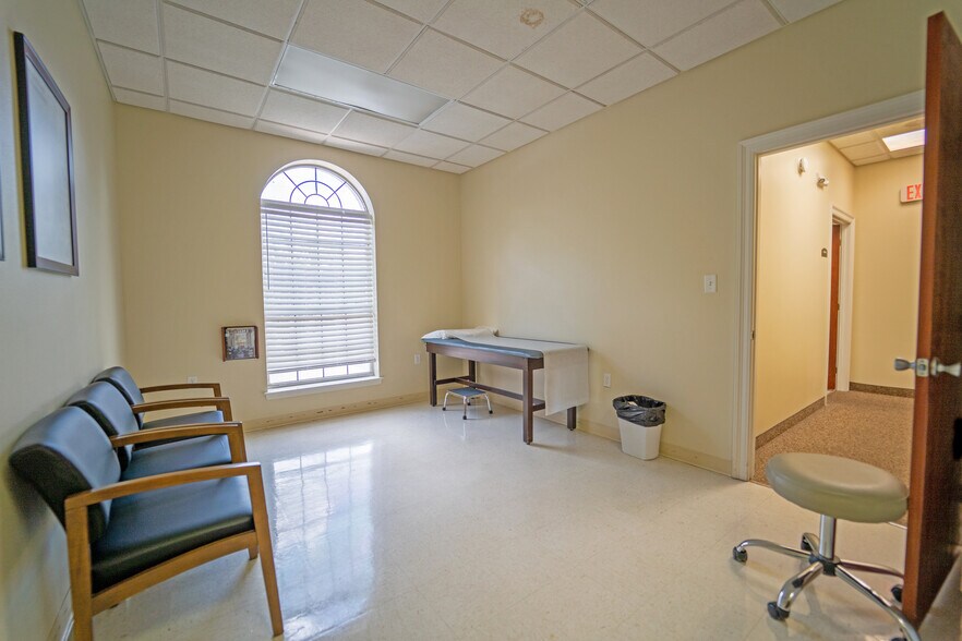 More Photos Of 554 Highway 85 N, Niceville Medical For Sale