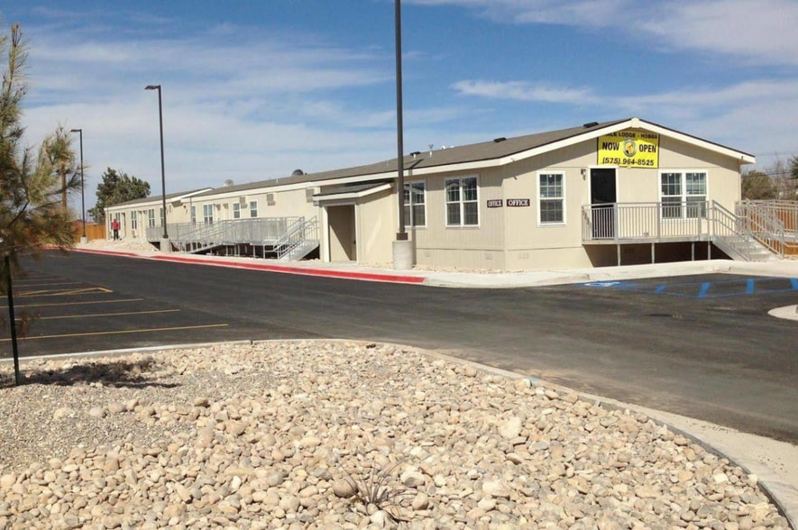 Primary Photo Of 100 W Taos St, Hobbs Hotel For Sale