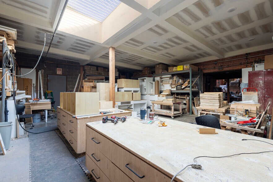 More Photos Of 4621 W Washington Blvd, Los Angeles Warehouse For Lease