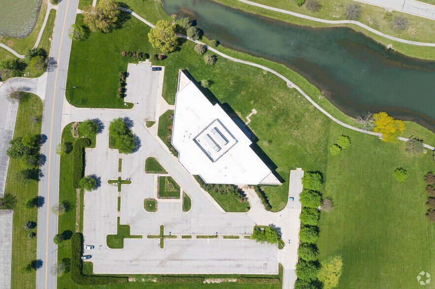 More Photos Of 11250 Corporate Ave, Lenexa Office For Lease