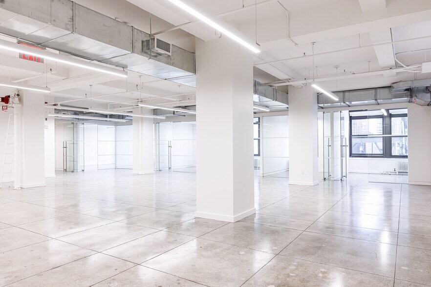 More Photos Of 330 Seventh Ave, New York Office For Lease