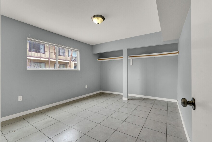 More Photos Of 521 Calcaterra Cir, Las Vegas Apartments For Sale