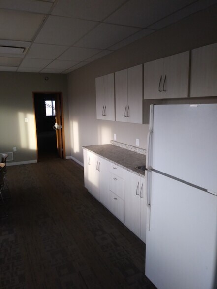 More Photos Of 450144 82nd St E, Aldersyde Manufacturing For Sale