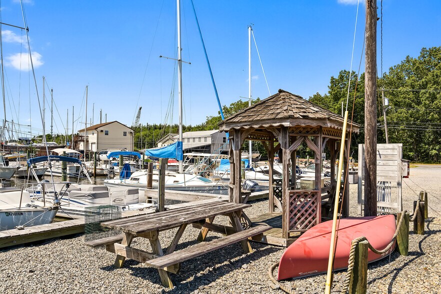 More Photos Of 120 Harbor Inn Rd, Bayville Marina For Sale