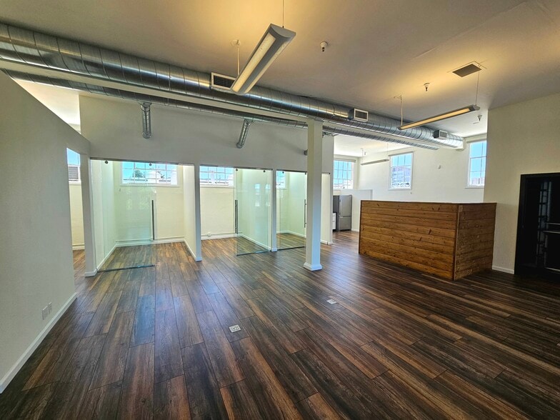 More Photos Of 1311-1425 63rd St, Emeryville Distribution For Lease