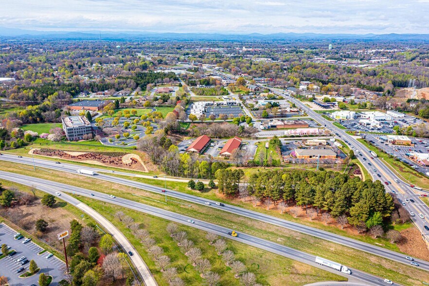 More Photos Of 1043 11th Blvd SE ave, Hickory Land For Sale