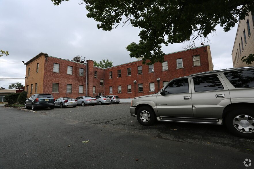 More Photos Of 790 Bloomfield Ave, Clifton Warehouse For Lease