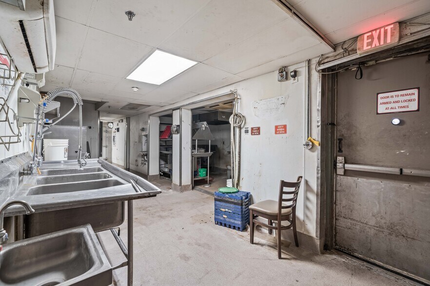 More Photos Of 4950 S Loop 289, Lubbock Restaurant For Lease