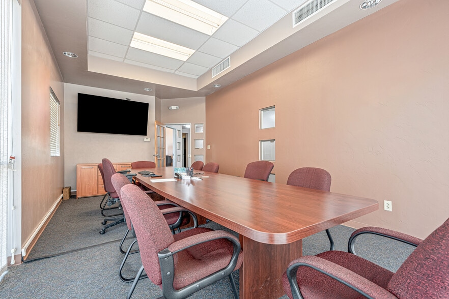More Photos Of 4655 S Coach Dr, Tucson Warehouse For Sale