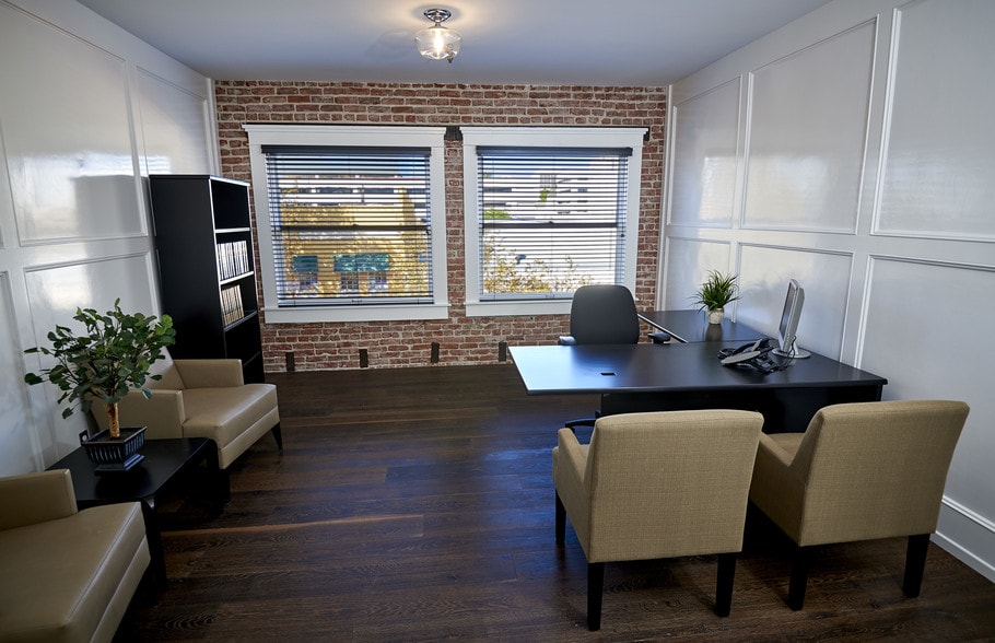 More Photos Of 202-208 W 4th St, Santa Ana Office For Lease