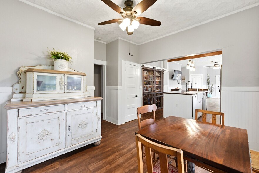 More Photos Of 9282 State Highway 75 S, New Waverly Freestanding For Sale