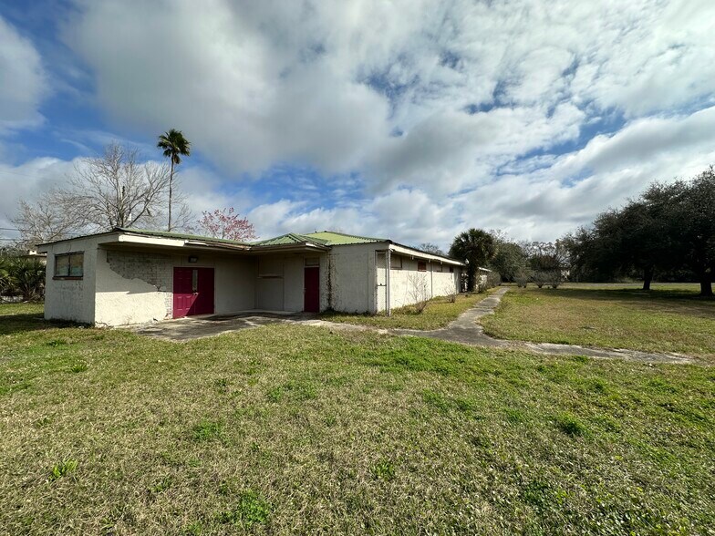 More Photos Of 2335 N Davis St, Jacksonville Religious Facility For Sale