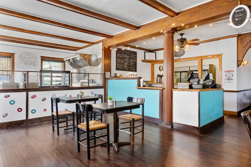 More Photos Of 13 Park Ave, Hadley Restaurant For Sale