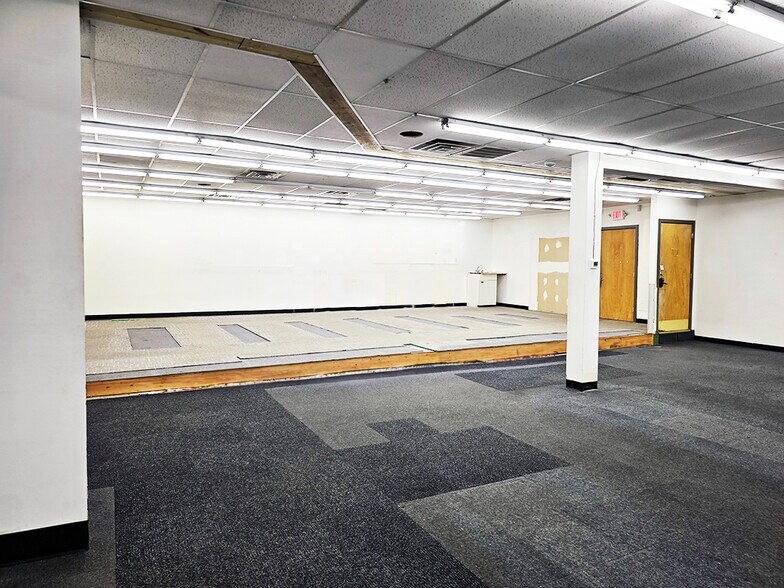 More Photos Of 3301 Lancaster Pike, Wilmington Unknown For Lease