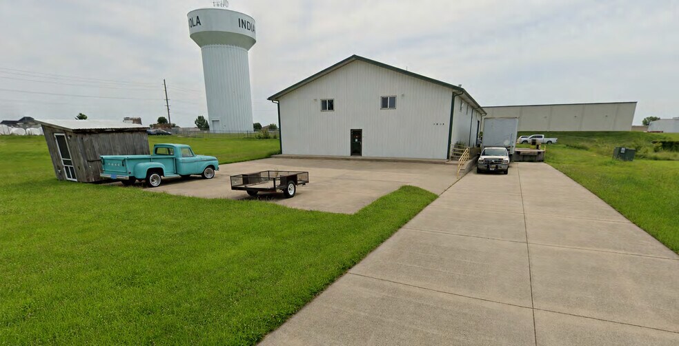 Primary Photo Of 1816 N 7th St, Indianola Warehouse For Sale