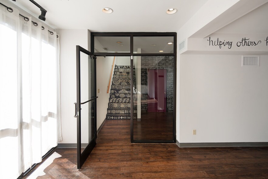 More Photos Of 771 E Brookhaven Cir, Memphis Loft Creative Space For Sale