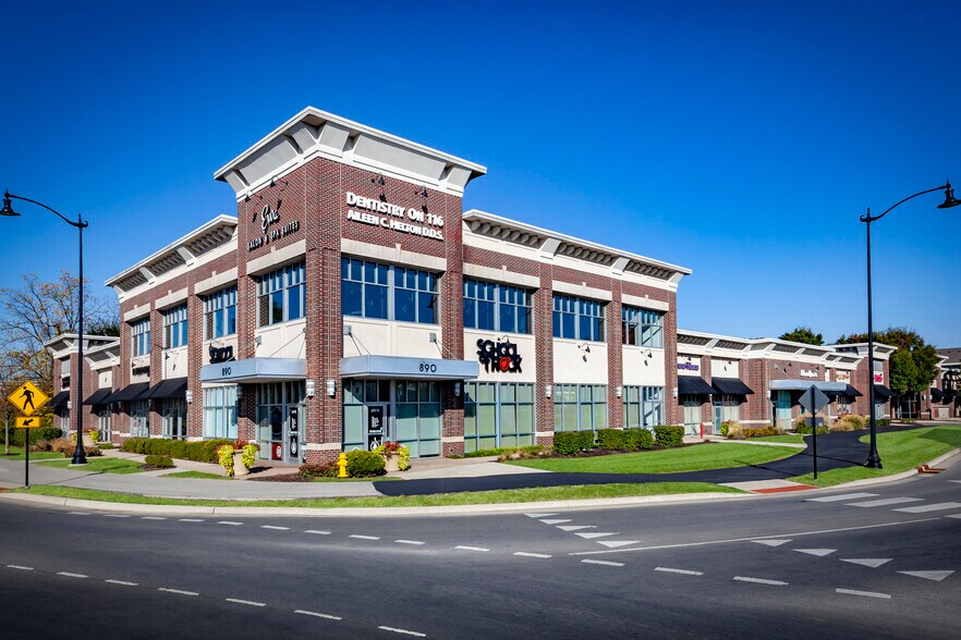 More Photos Of 890 E 116th St, Carmel General Retail For Lease