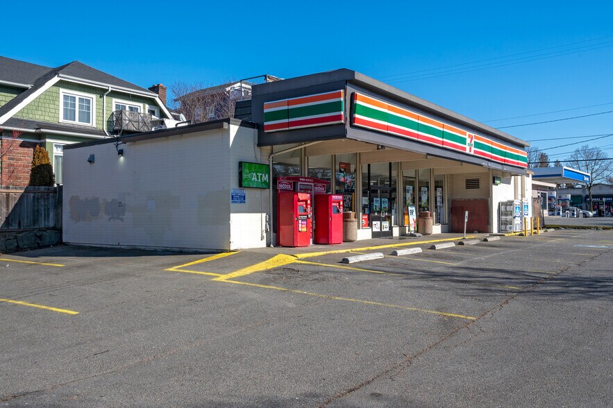 More Photos Of 4312 SW Admiral Way, Seattle Convenience Store For Sale