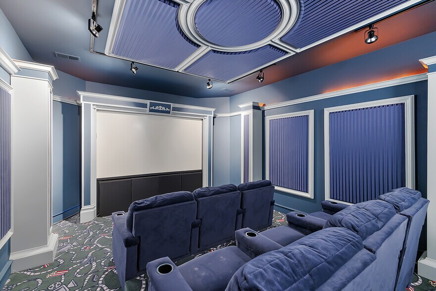 More Photos Of 10611 Lighthouse Pt, South Lyon Specialty For Sale