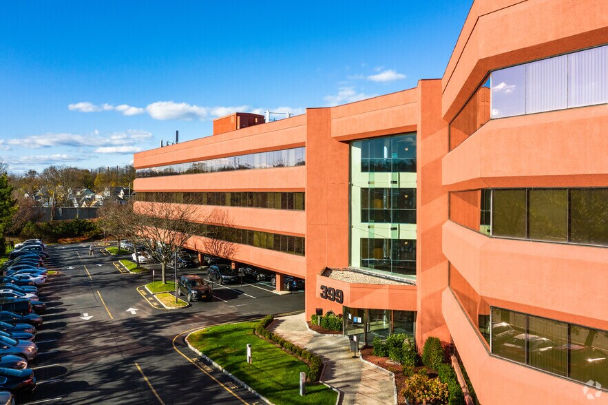 More Photos Of 399 Knollwood Rd, White Plains Office For Lease