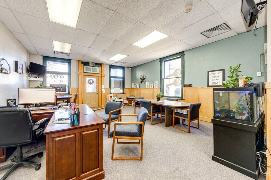 More Photos Of 228 Comanche St, Kiowa Office For Sale