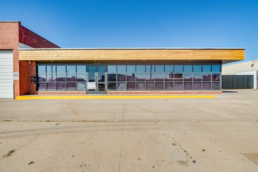 More Photos Of 1727 S Agnew Ave, Oklahoma City Service For Lease