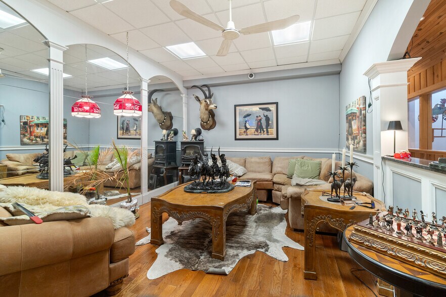 More Photos Of 395 S Ocoee St, Cleveland Showroom For Sale