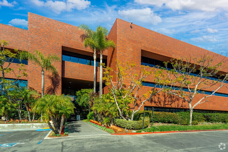 More Photos Of 2716 Ocean Park Blvd, Santa Monica Office For Sale