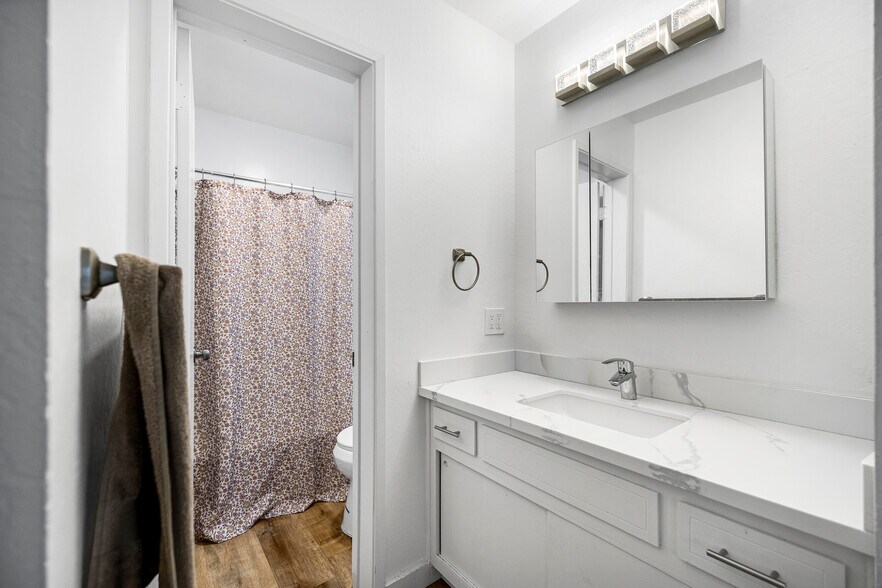More Photos Of 1205 Geraldine Way, Belmont Apartments For Sale