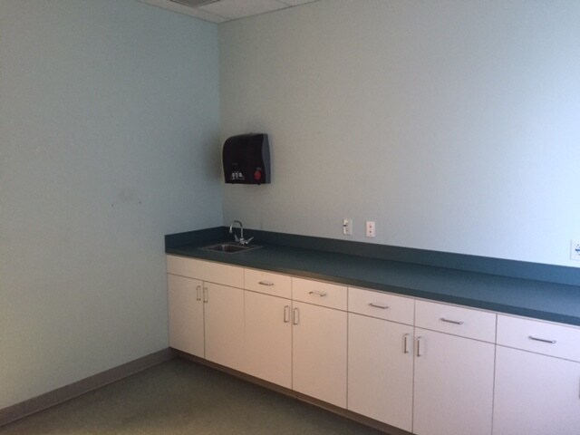 More Photos Of 620 Stanton Christiana Rd, Newark Medical For Lease