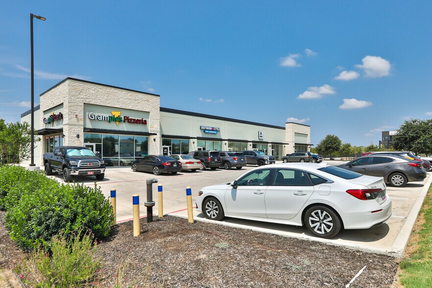 More Photos Of 121 Cibolo Commons, Cibolo General Retail For Lease