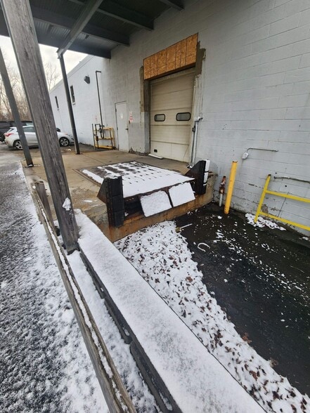 More Photos Of 113-119 Falso Dr, Syracuse Warehouse For Lease